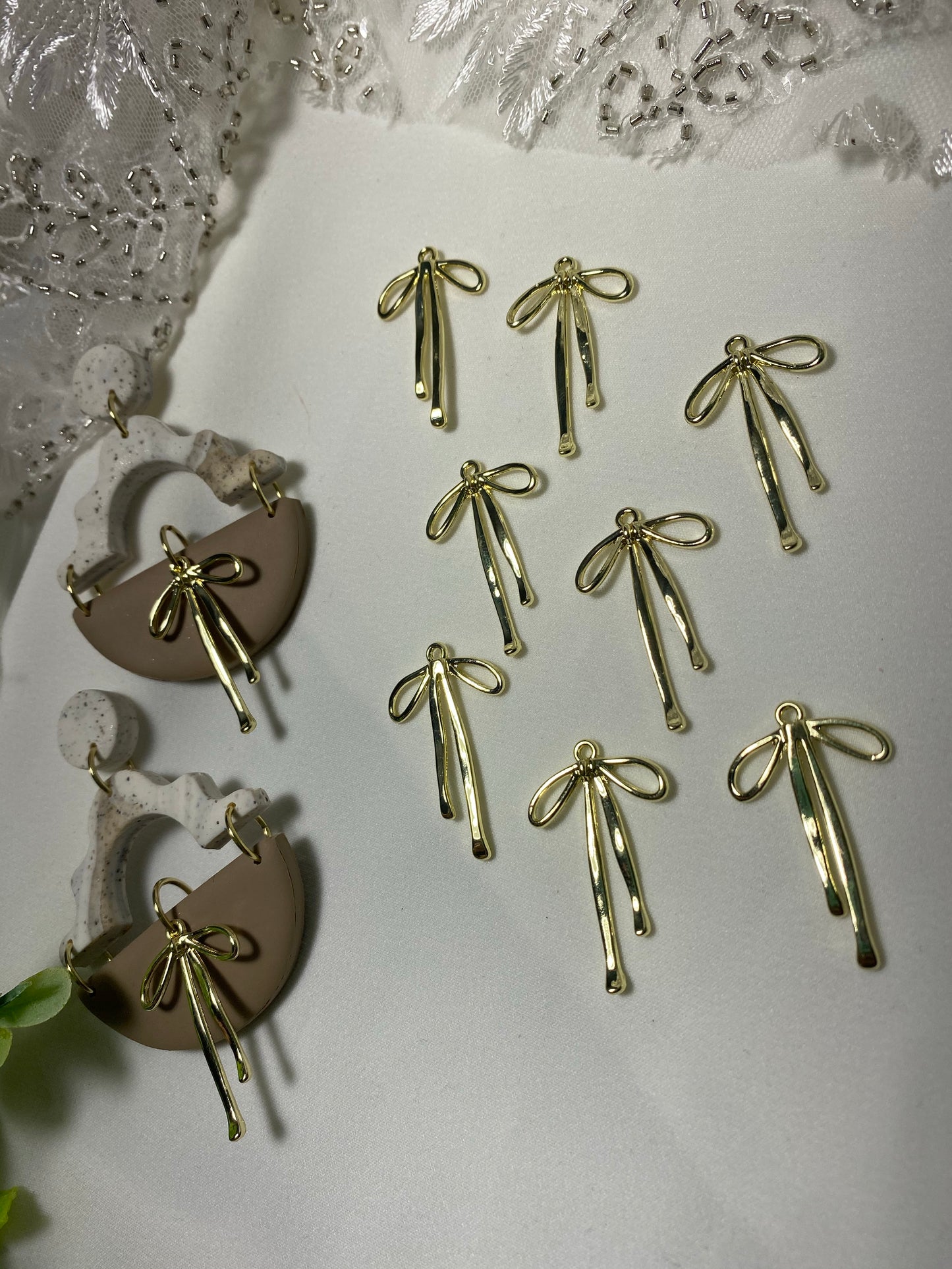 Bows (2 PCS) - Gold Tone - Jewelry Findings