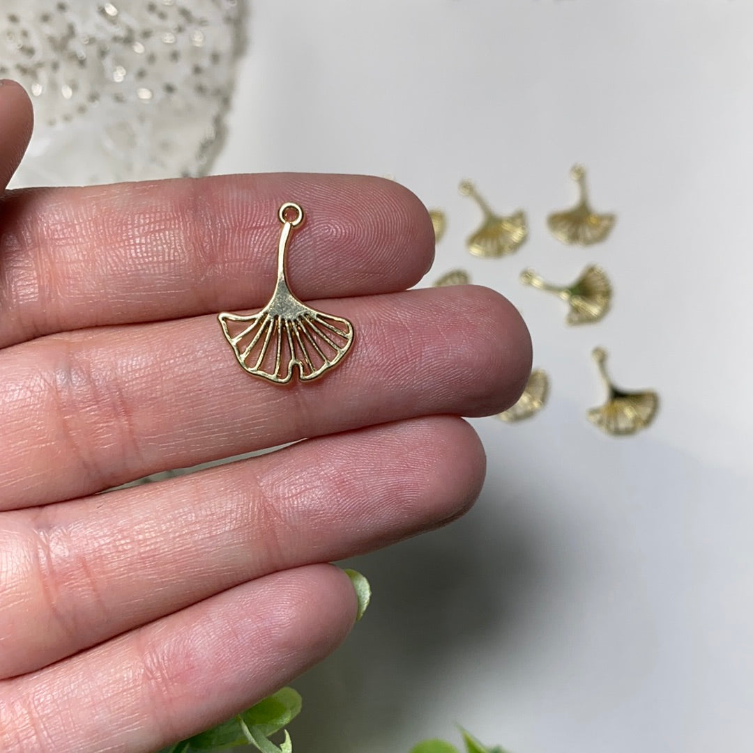 Ginkgo mini (2PCS) - Gold Tone - Jewelry Findings