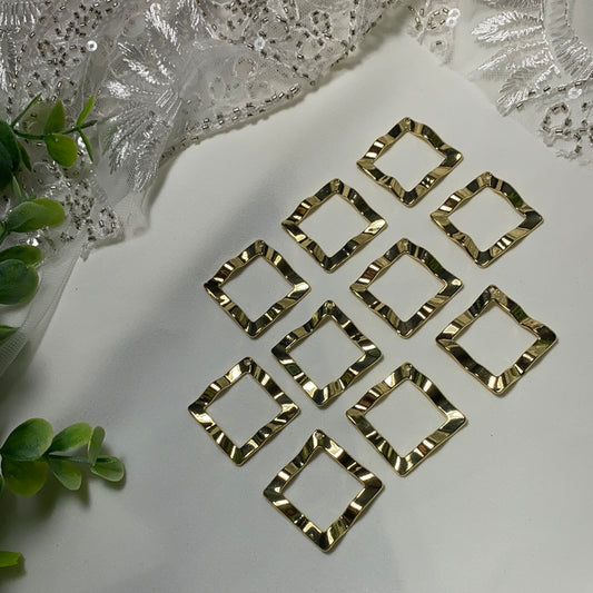 Wavy Square - Gold Tone - Jewelry Findings